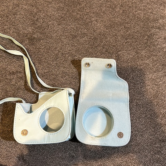 Light blue Fujifilm camera case - Picture 3 of 4